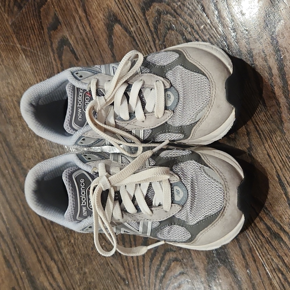 Kids New Balance 990v6 Size 3.5